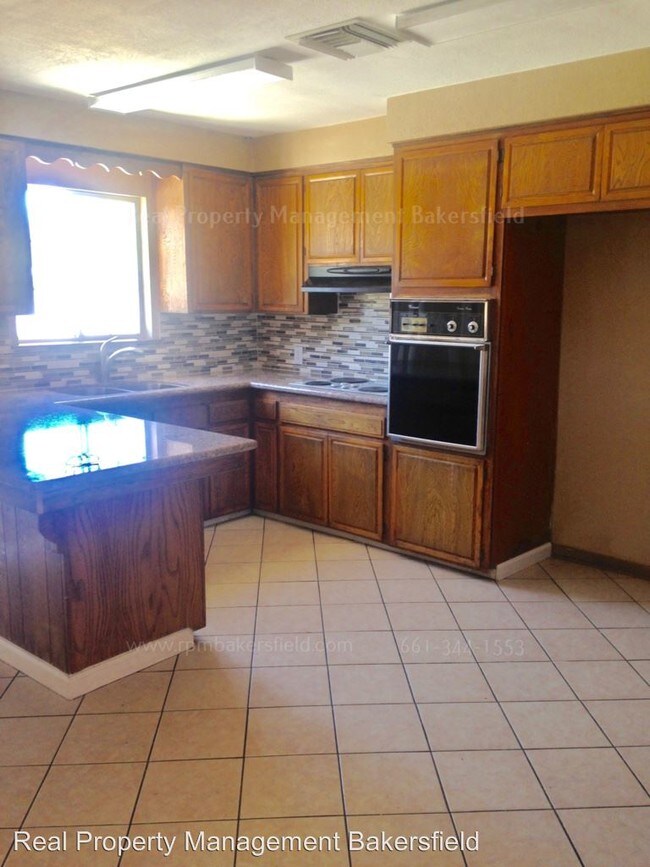 Foto del edificio - 8616 Butternut Ave