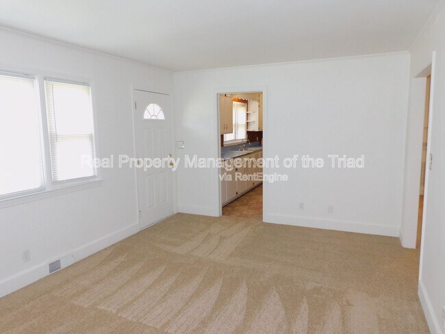 Building Photo - 3908 Lacy Ave