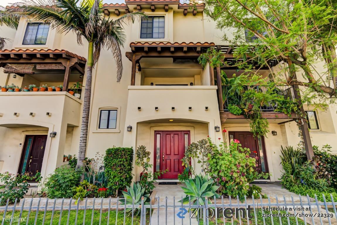 Primary Photo - 2 br, 2.5 bath Townhome - 1075 North Macla...