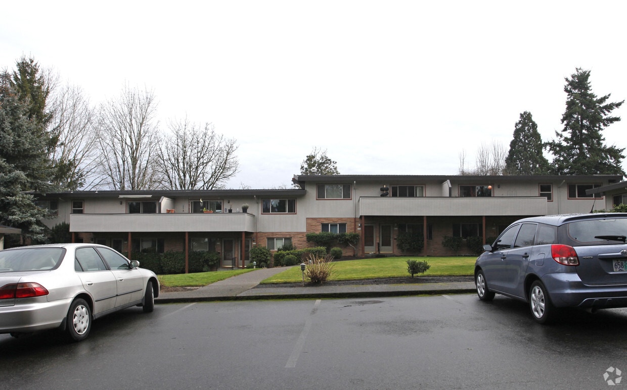 Building Photo - Hillsdale Court Apartments