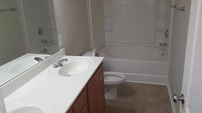 Building Photo - Beautiful Townhome in Harrisburg School Di...