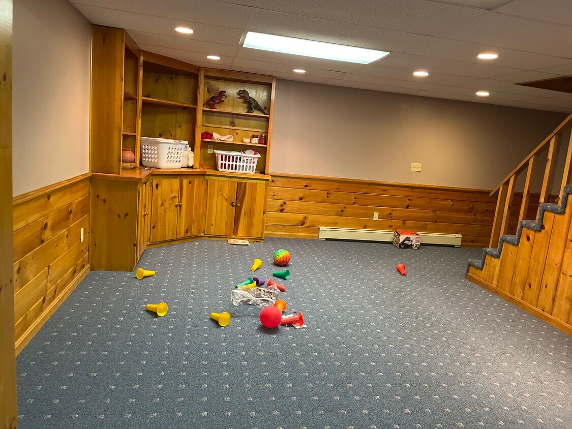 1 Briarwood Ln, Durham, NH 03824 House Rental in Durham, NH