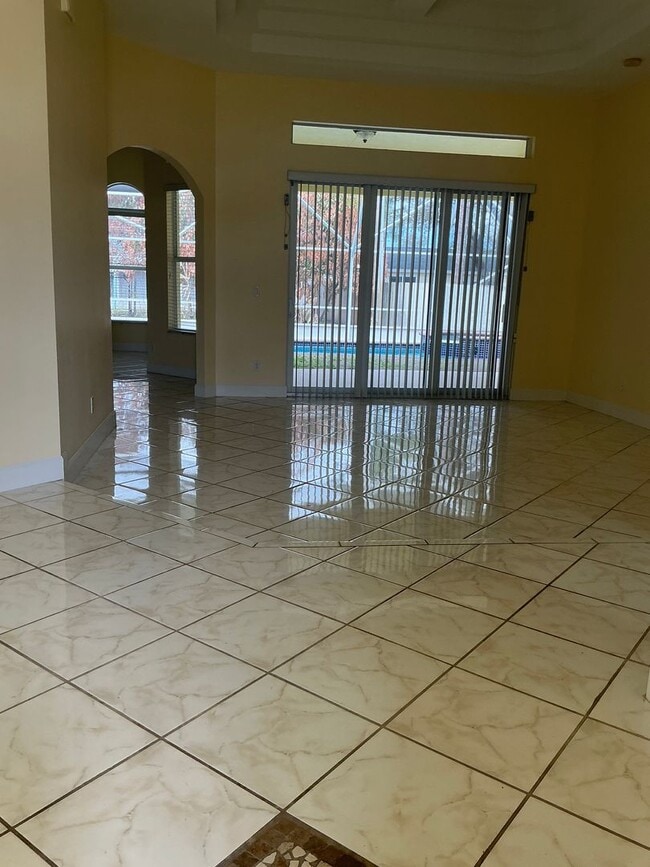 Building Photo - Pool home 4/3/2  Located East of US One  for Rent