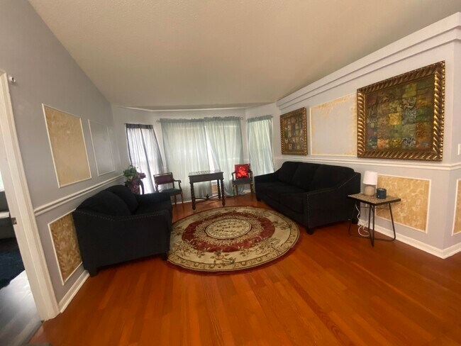 Foto del edificio - 106 Underhill Loop Dr