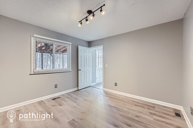 Foto del edificio - 203 Captains Quarters, Woodstock, GA, 30189