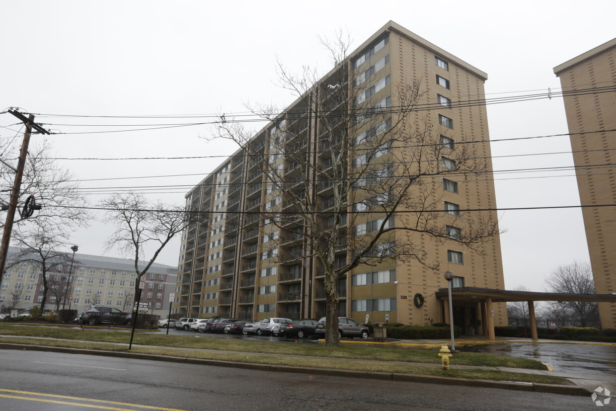 Primary Photo - Rahway Plaza Apartments