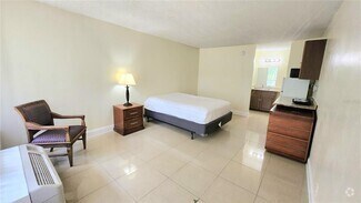 Building Photo - 7900 S Orange Blossom Trail