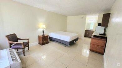 Building Photo - 7900 S Orange Blossom Trail