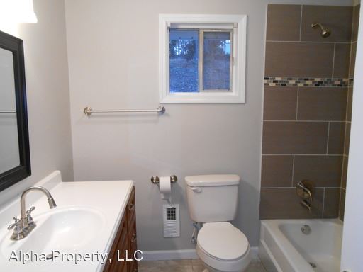 Building Photo - 1 Wintergreen Ln