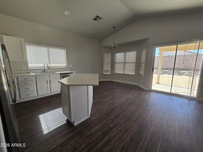 Building Photo - 4740 E Dry Creek Rd