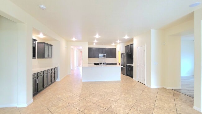 Building Photo - 5761 E Badlands Ln