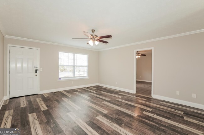 Building Photo - 6538 River Hill Dr