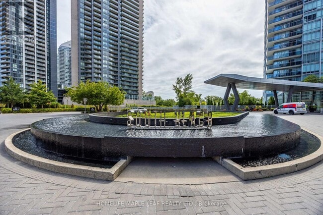 Photo du bâtiment - 88 Park Lawn Rd