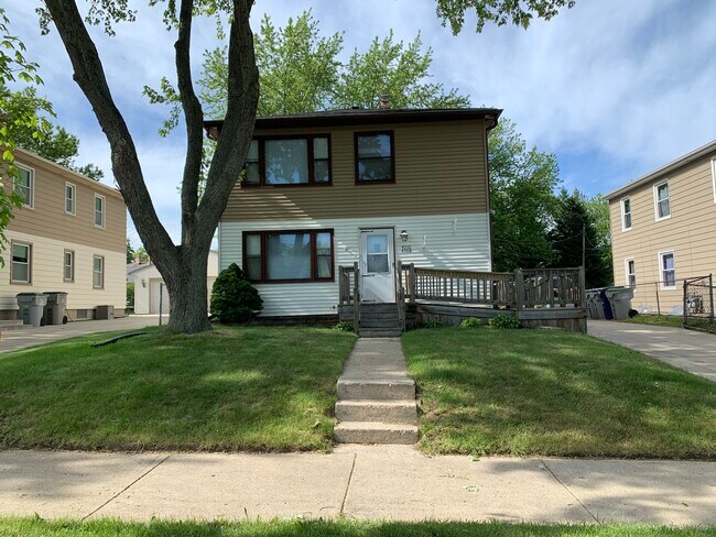 Building Photo - 4708 W Howard Ave