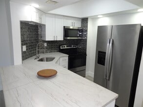 Building Photo - 55 SW 2nd Ave