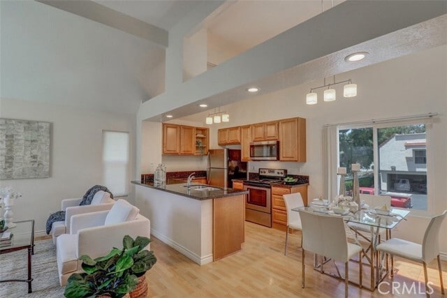 Building Photo - 2 Aruba St