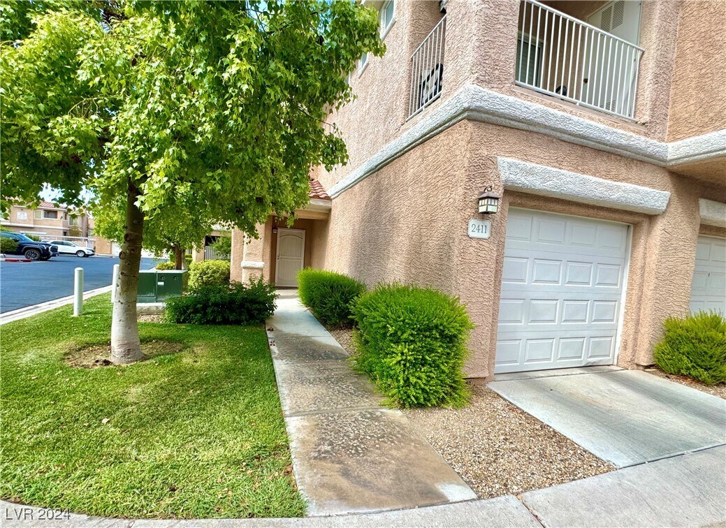 Primary Photo - 251 S Green Valley Pkwy
