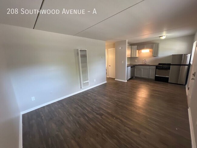 Building Photo - Updated One Bed in the Heart of Merion Vil...