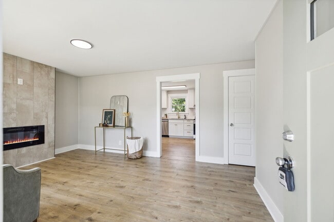 Living room #1 - 132 Elaine Dr