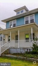 Building Photo - 921 New Pear St