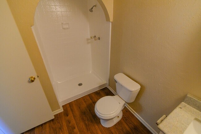 Building Photo - 821 Stone Trail Dr