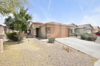 Building Photo - 209 S Carter Ranch Rd