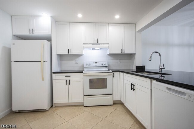 Foto del edificio - 1083 Forest Lakes Dr