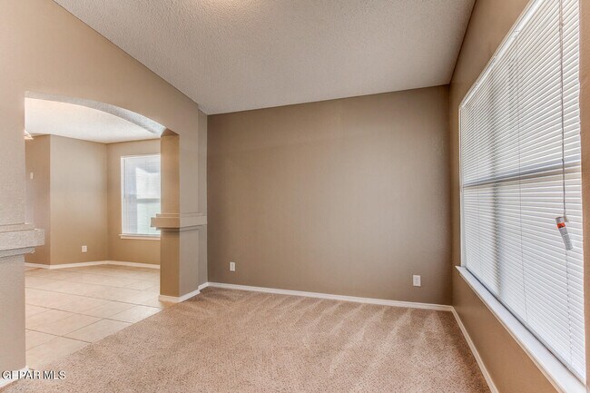 Foto del edificio - 3289 Emerald Point Dr