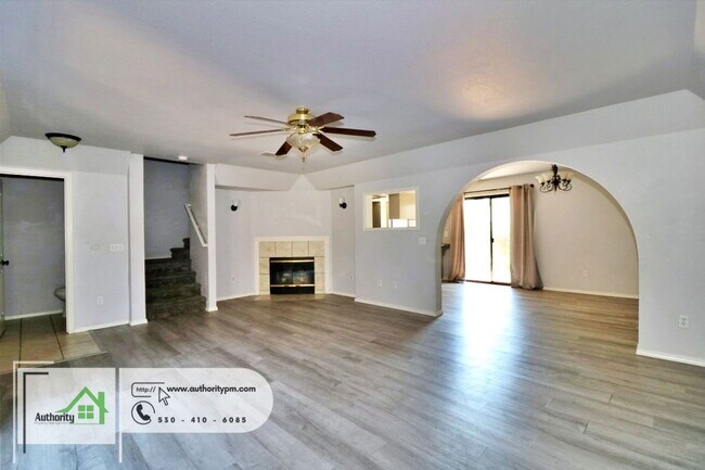 Building Photo - 727 Flower Ash Ln
