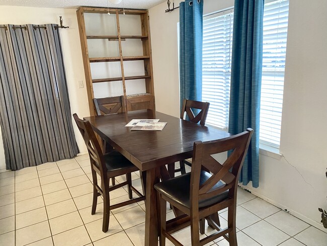 Dining room - 1918 Castle Gate Cir