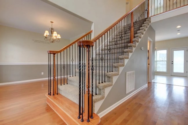 Building Photo - Chinook