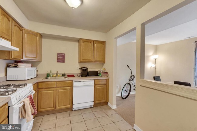 Building Photo - 17 Beau Rivage Dr