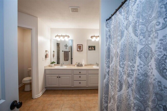 Building Photo - Italian Estates Property Management