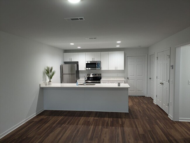Building Photo - 210 Charleston Dr