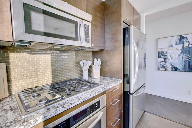 Building Photo - 918 Cooperage Way