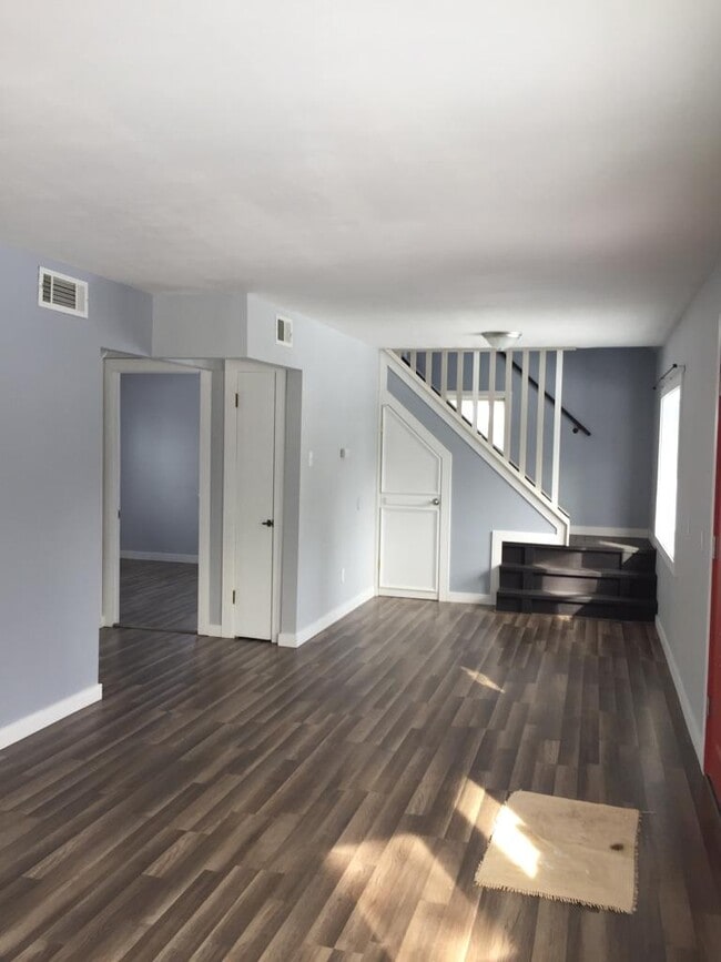 Building Photo - 441 Rosedale Ter