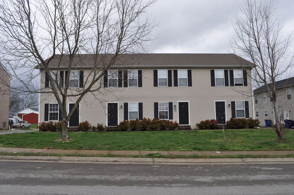 Primary Photo - 325 Kenlee Cir