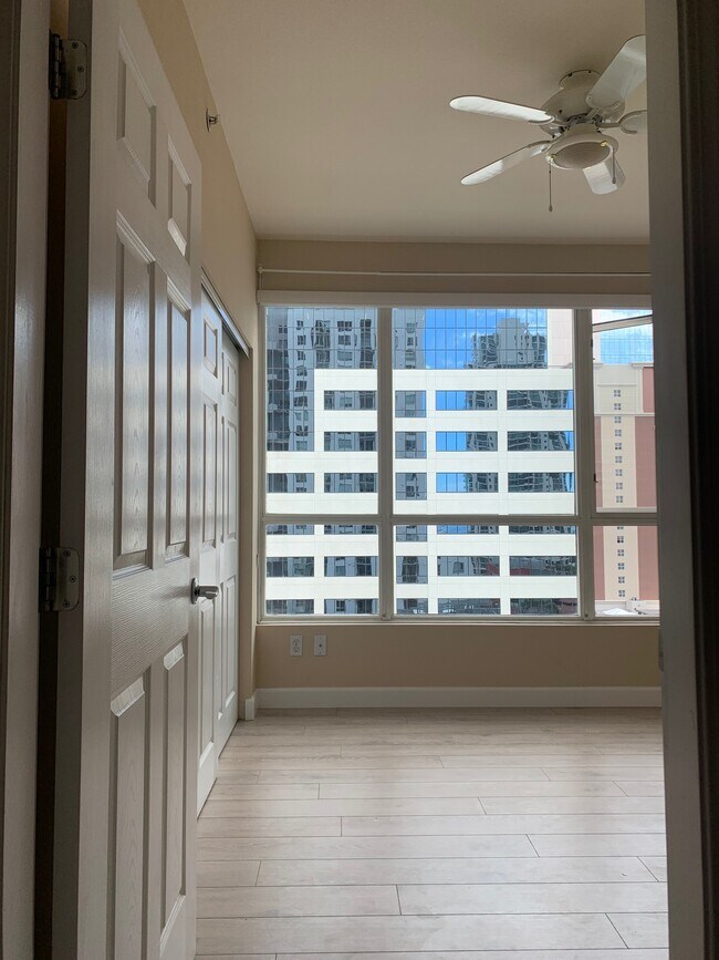 Foto del edificio - 1240 India St