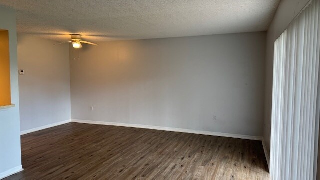 Foto del edificio - 2805 Rhonda Ln