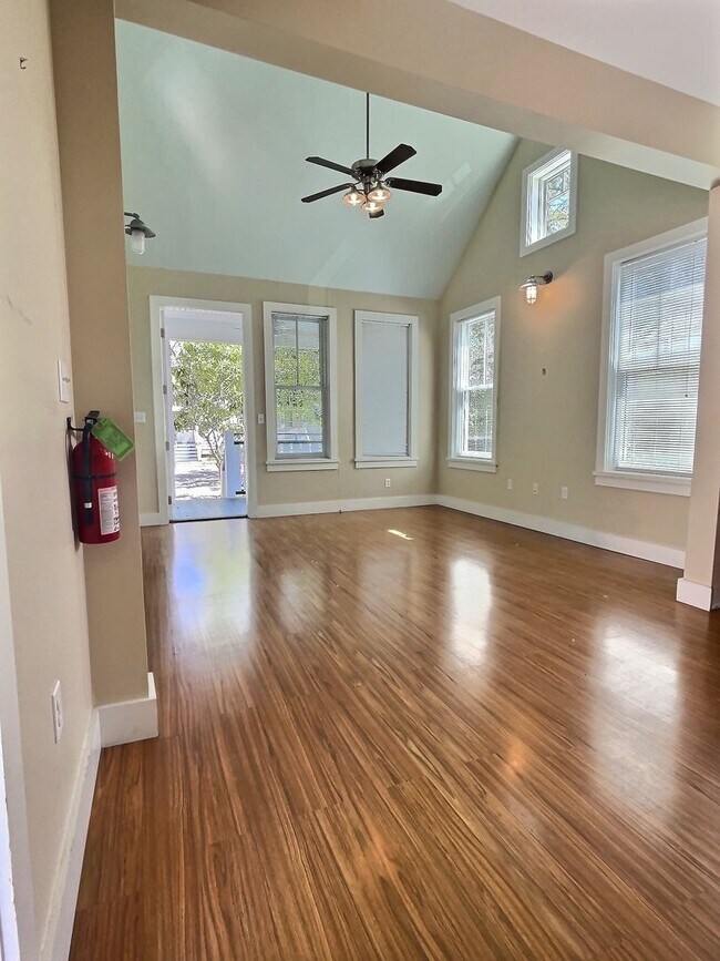 Foto del edificio - Downtown Ocean Springs Cottage