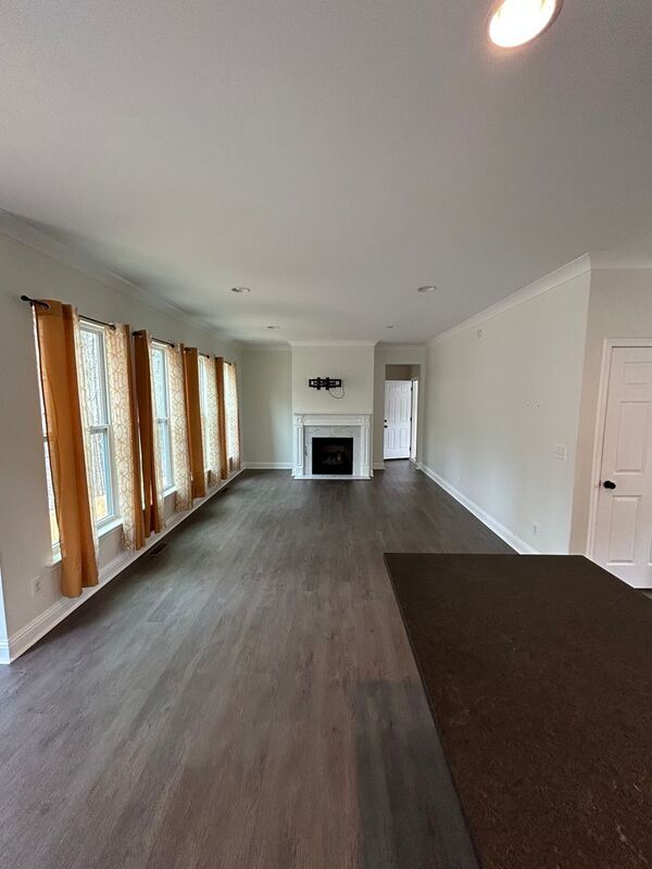 Foto del edificio - 572 Fieldstone Dr