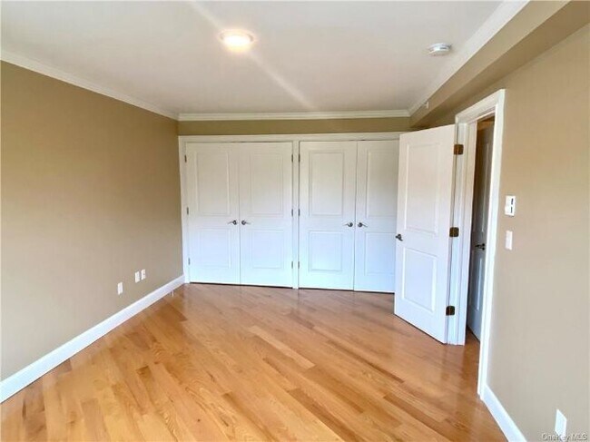 Foto del edificio - 490 Sierra Vista Ln