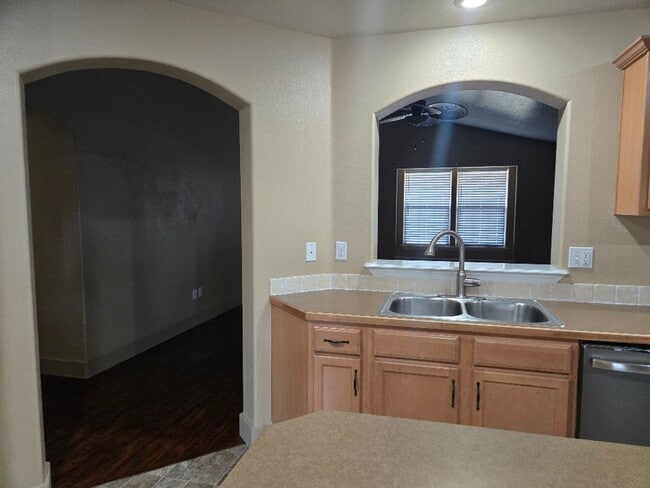 Building Photo - Lovely Meridian Home