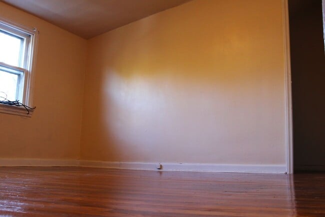 Building Photo - 3952 N 6th St