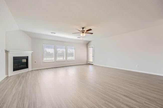 Building Photo - 210 Greenhill St