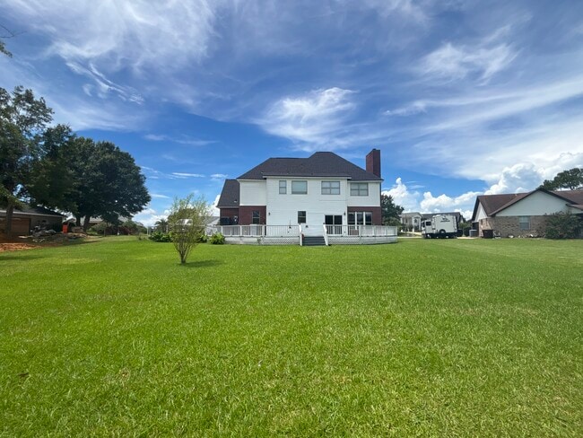 Building Photo - 7432 San Ramon Dr