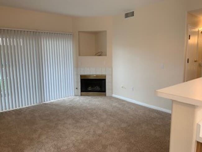 Building Photo - Broomfield Main Floor Condo