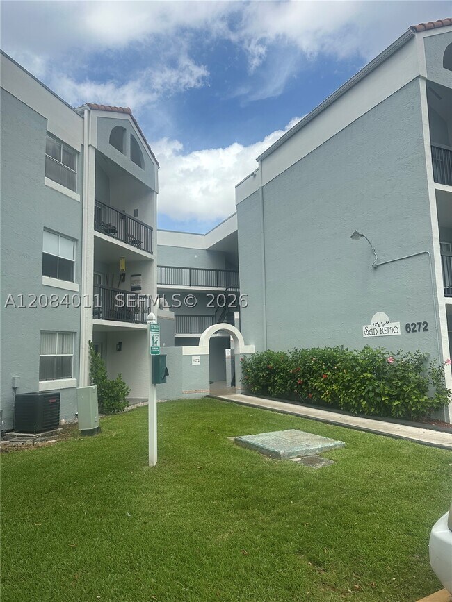 Foto del edificio - 6272 NW 186th St