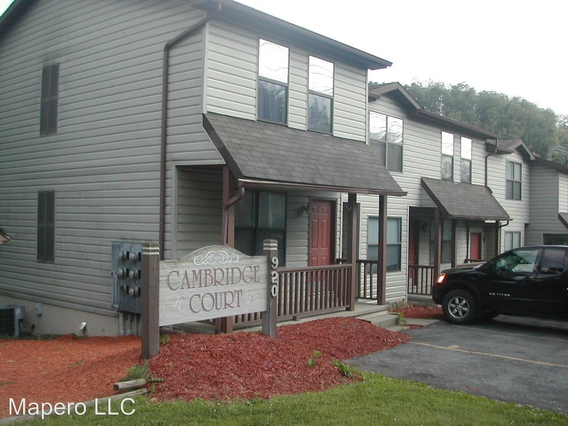 Primary Photo - 920 Stewart St