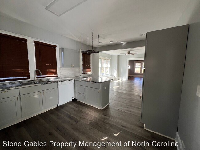 Building Photo - 3 br, 2 bath House - 516 E Broad St